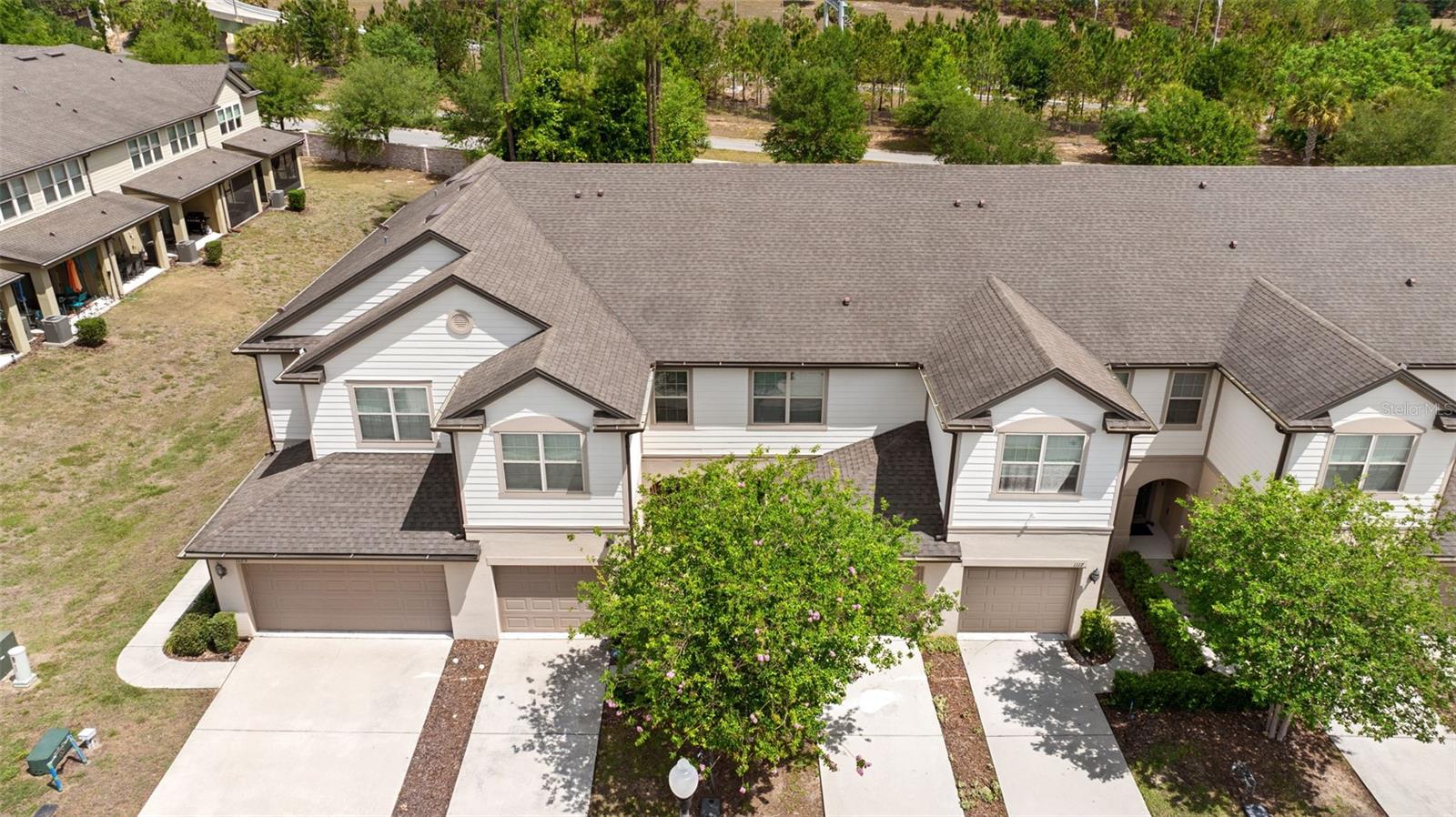 1121 PAVIA DR