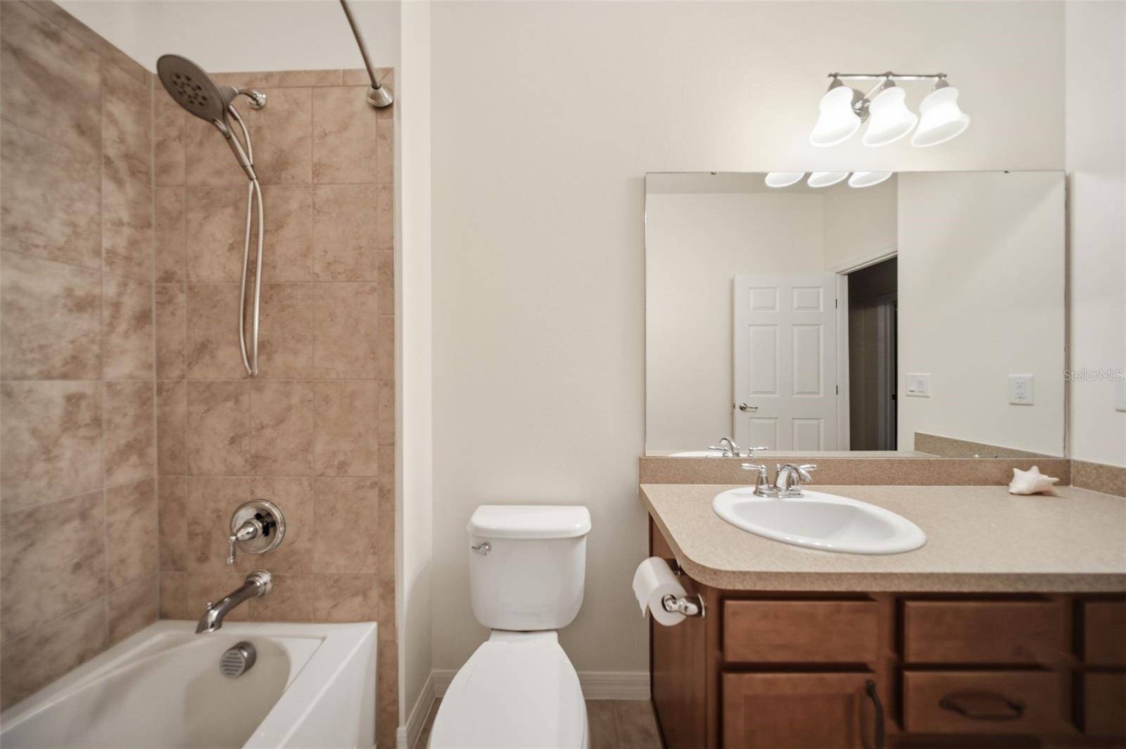 1670 REGAL RIVER CIR