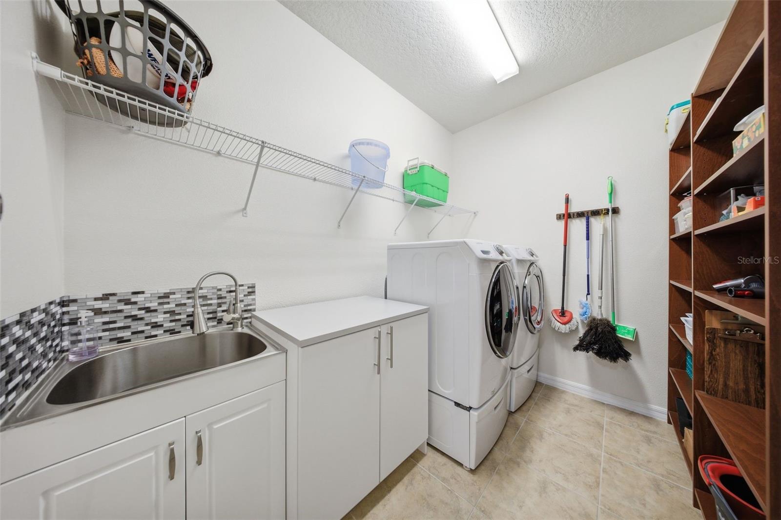 1670 REGAL RIVER CIR