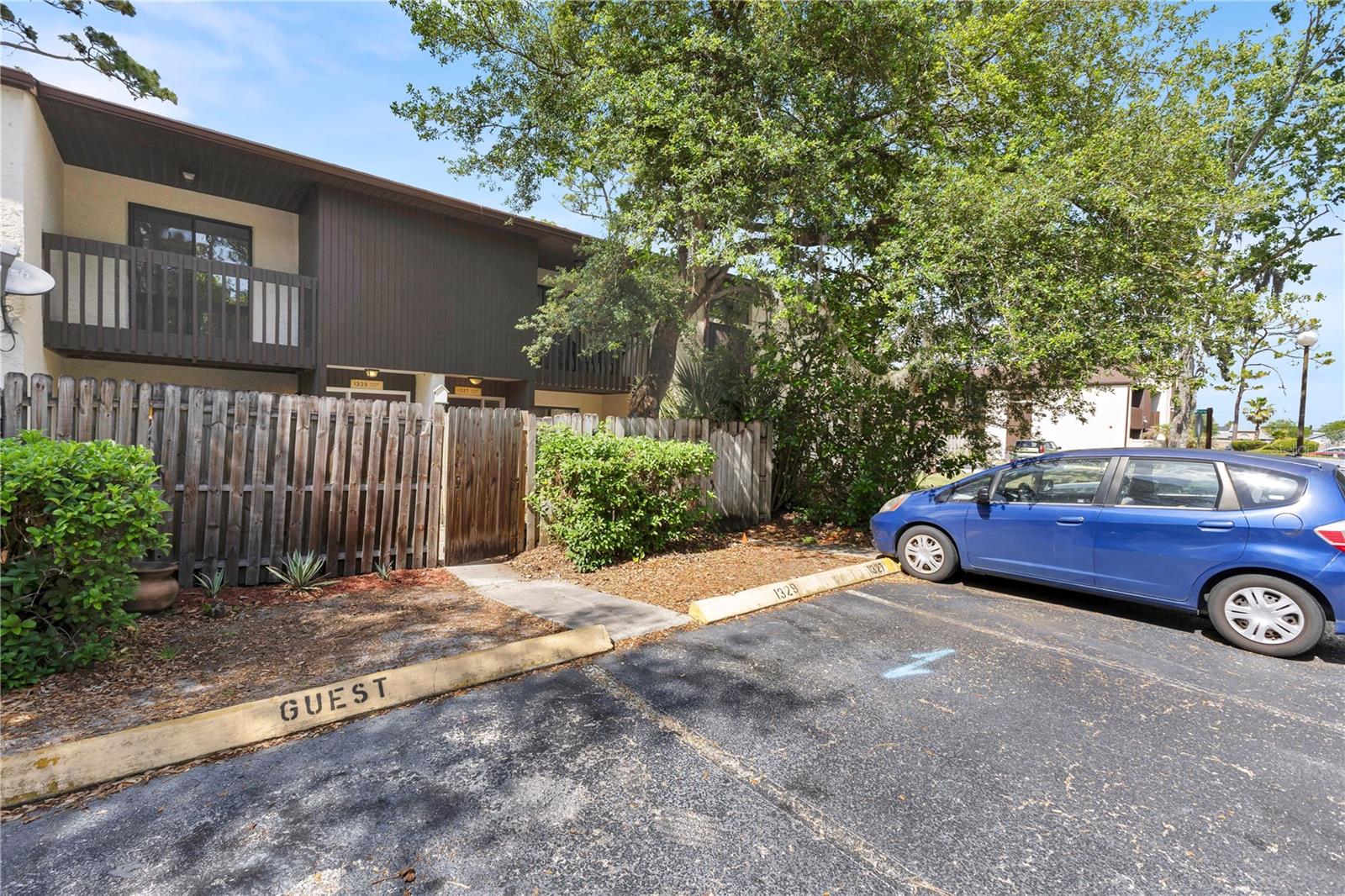 1329 WINDSOR DR