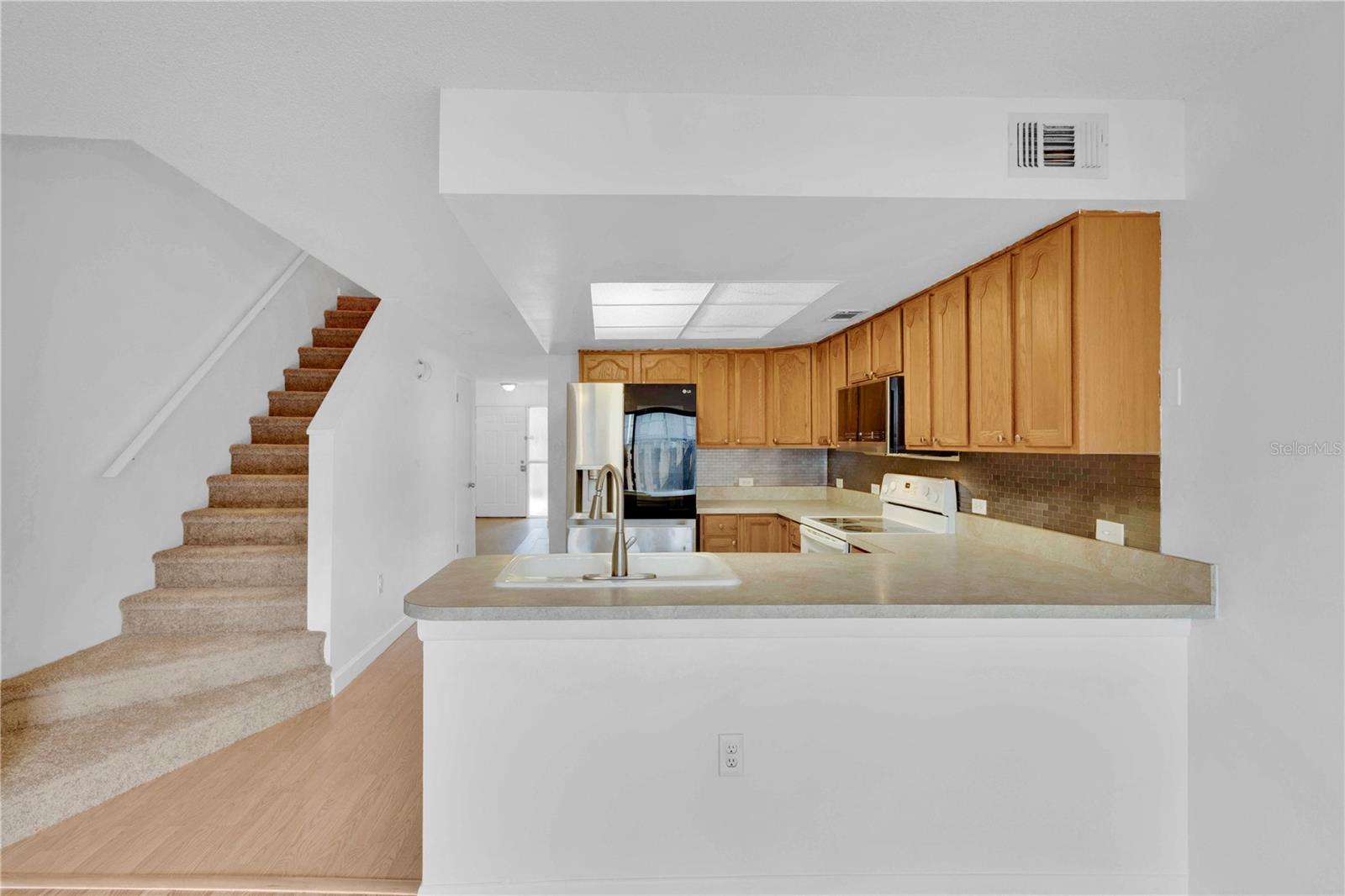 1329 WINDSOR DR