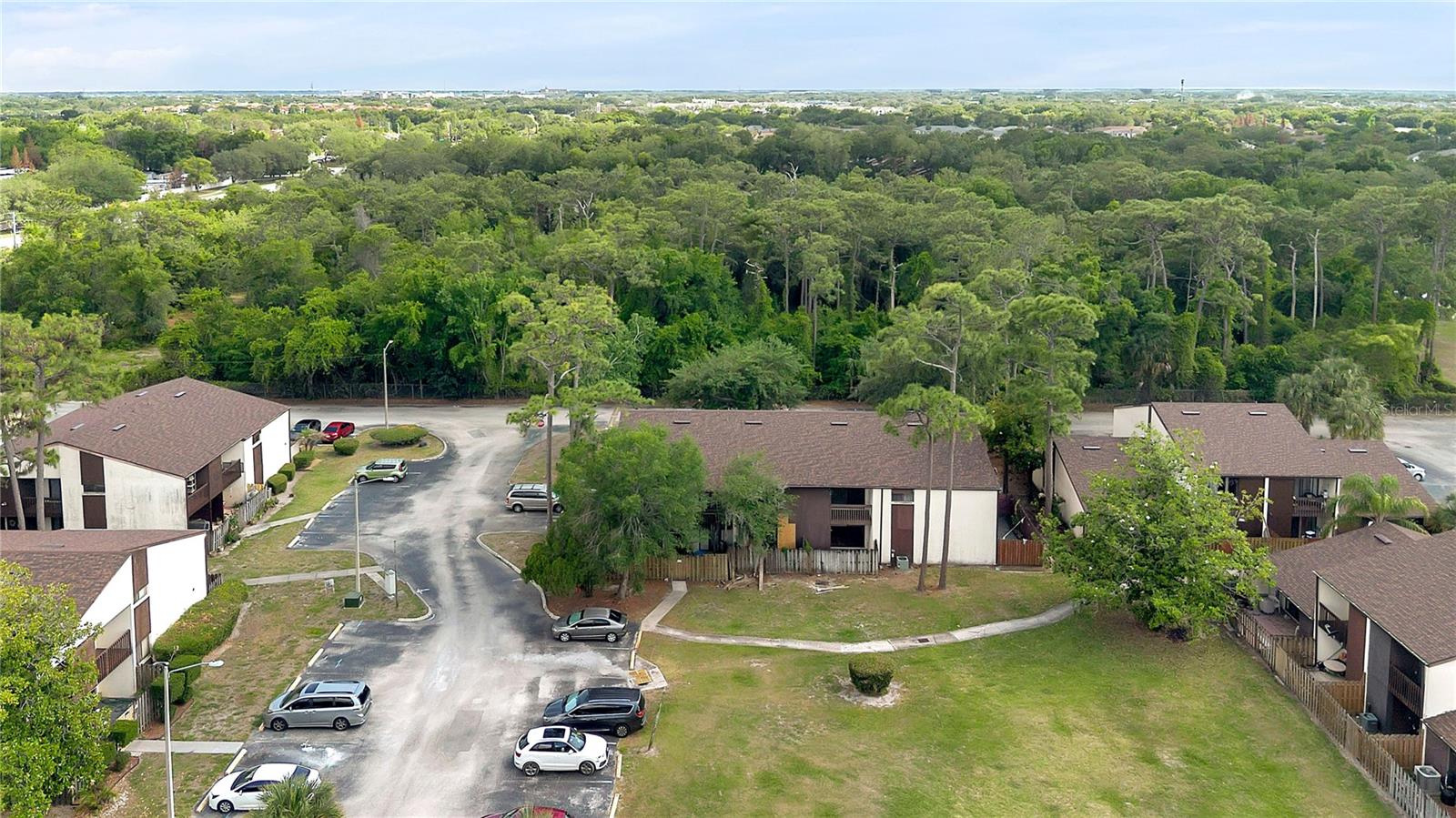 1329 WINDSOR DR