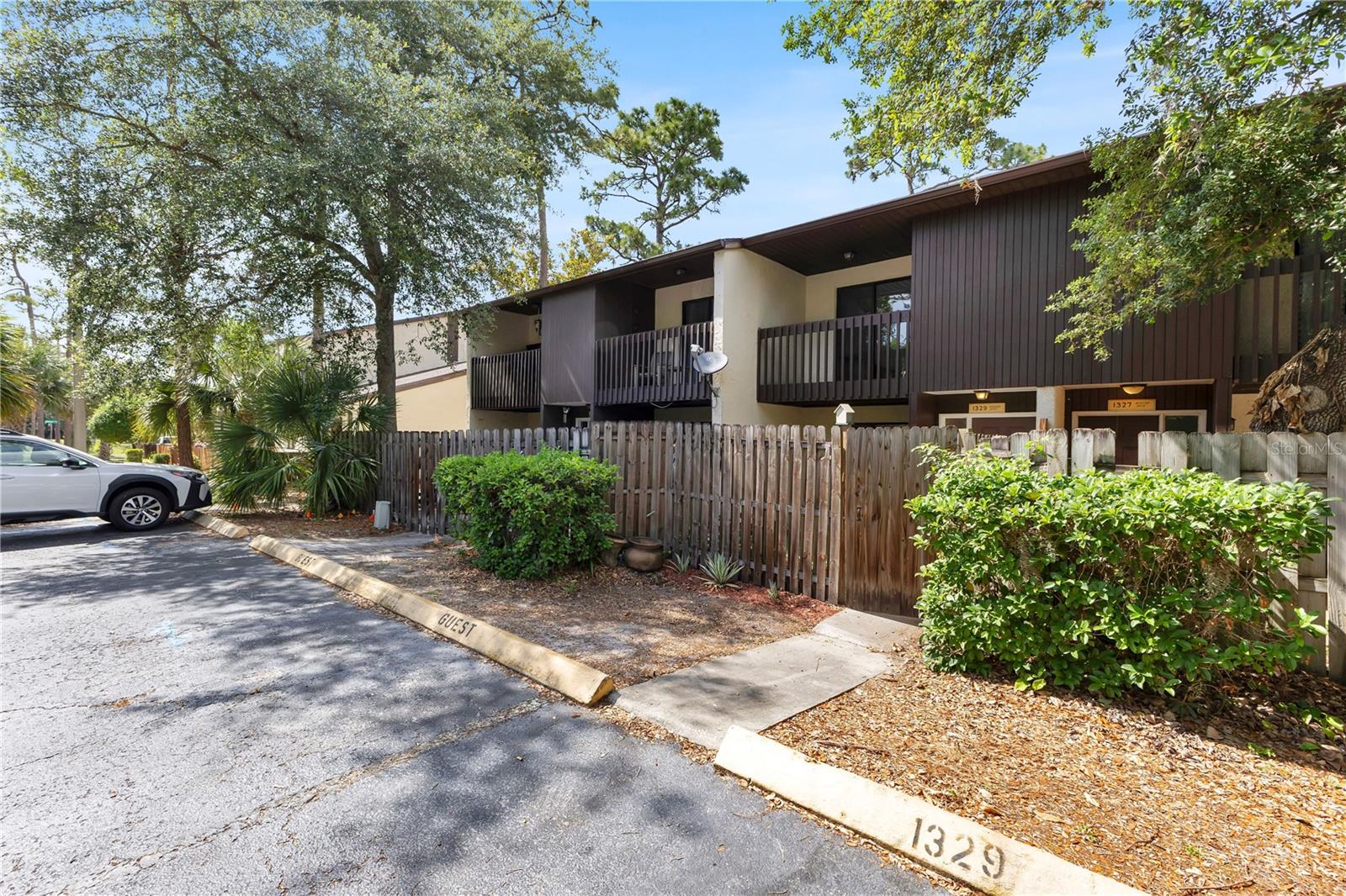 1329 WINDSOR DR