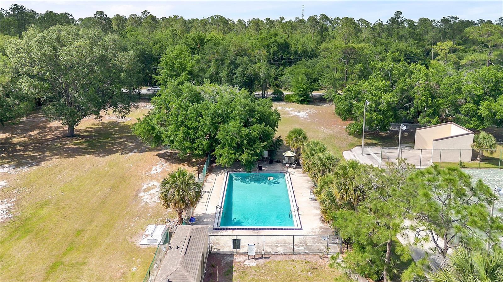 1329 WINDSOR DR