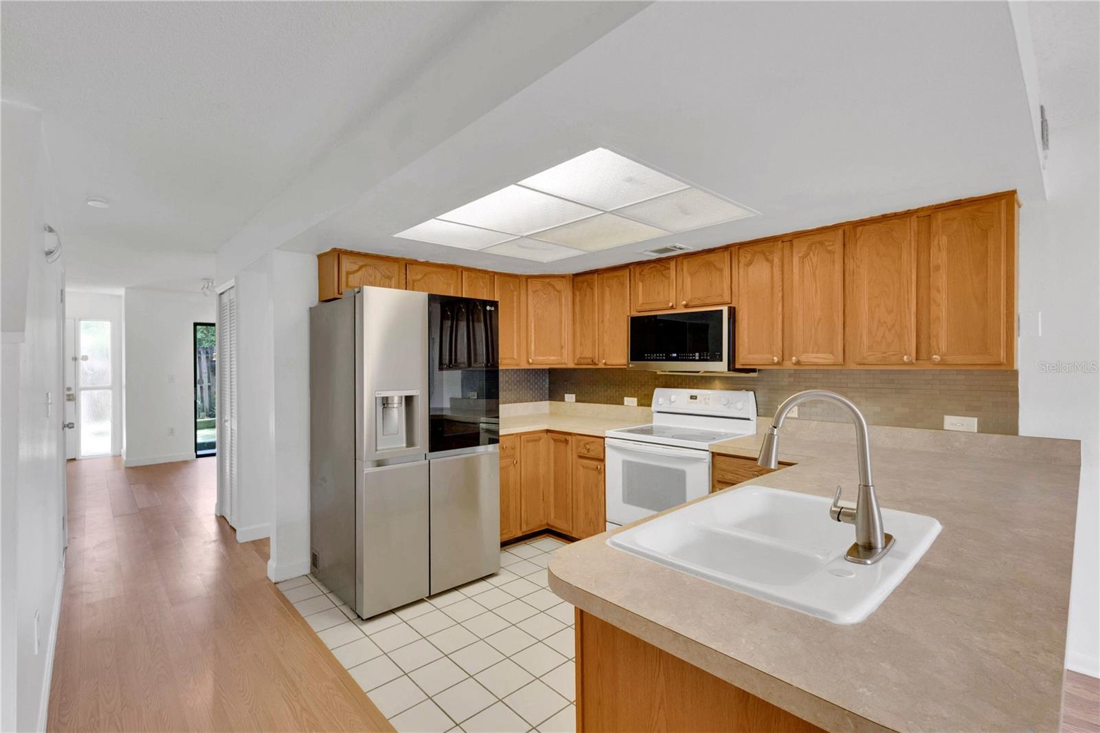 1329 WINDSOR DR