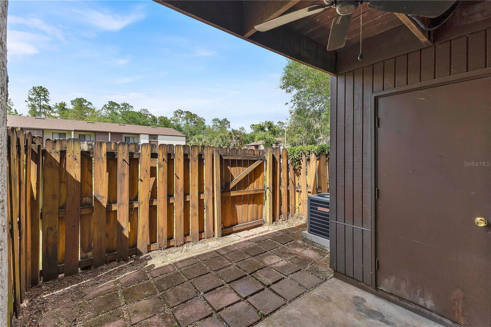 1329 WINDSOR DR