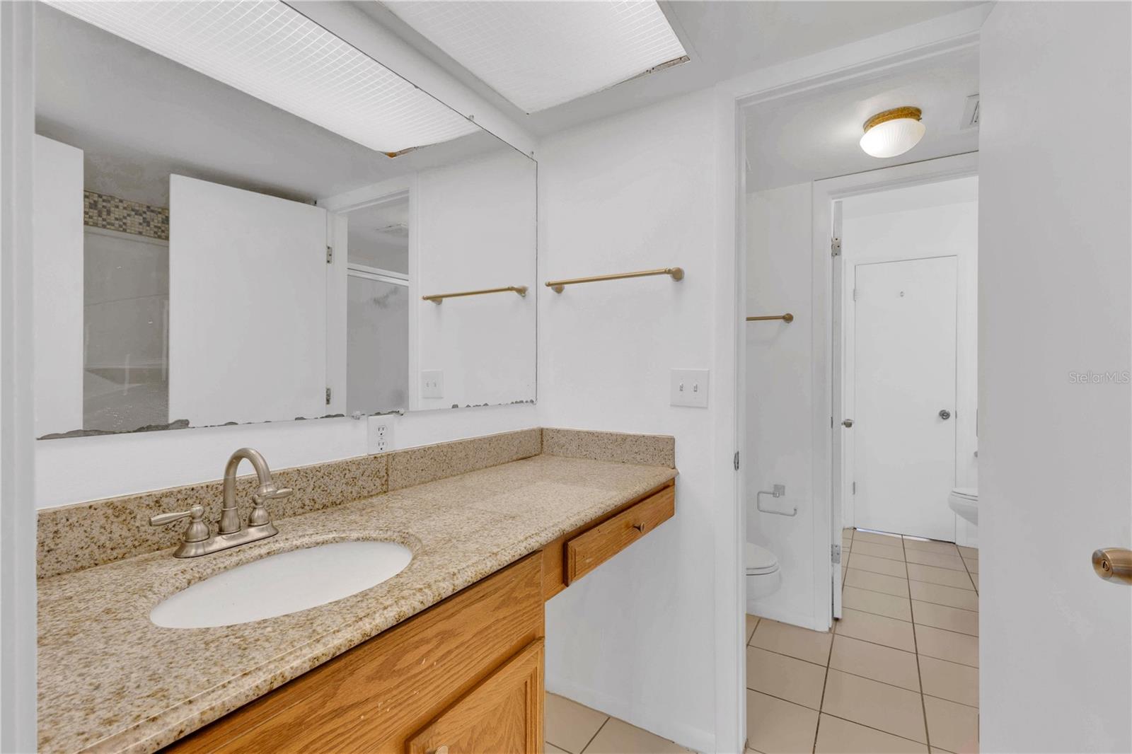 1329 WINDSOR DR