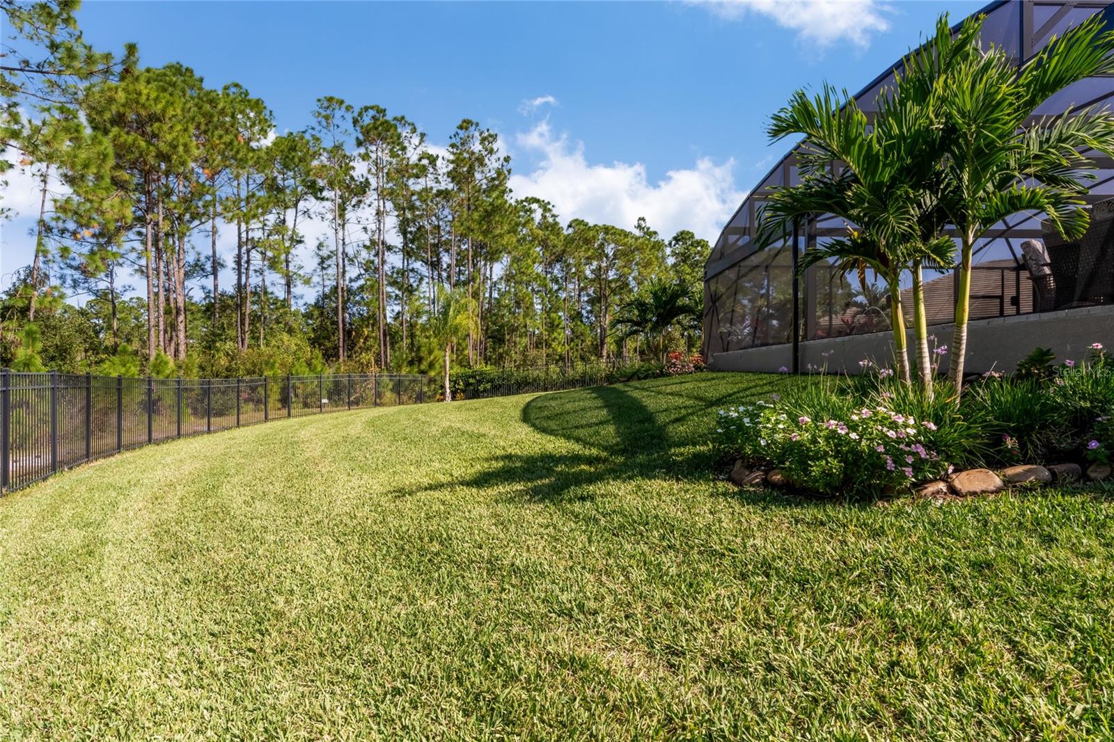 9827 BEACH PORT DR
