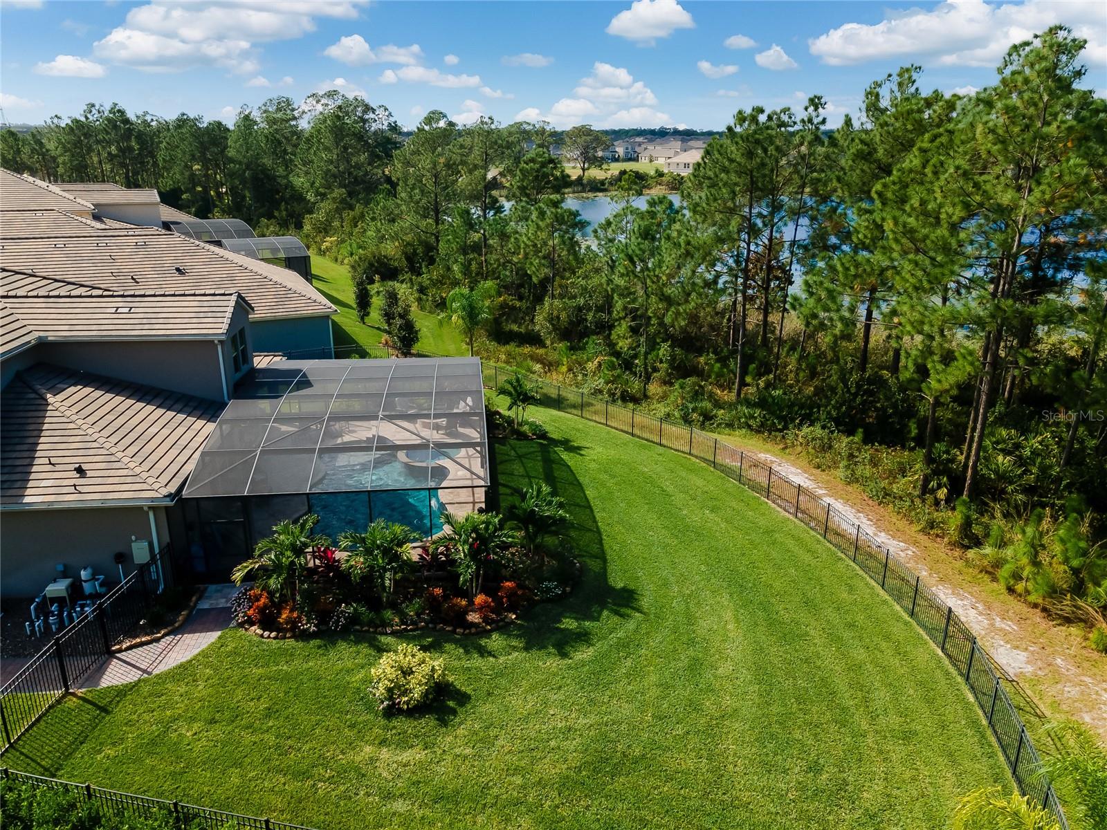 9827 BEACH PORT DR