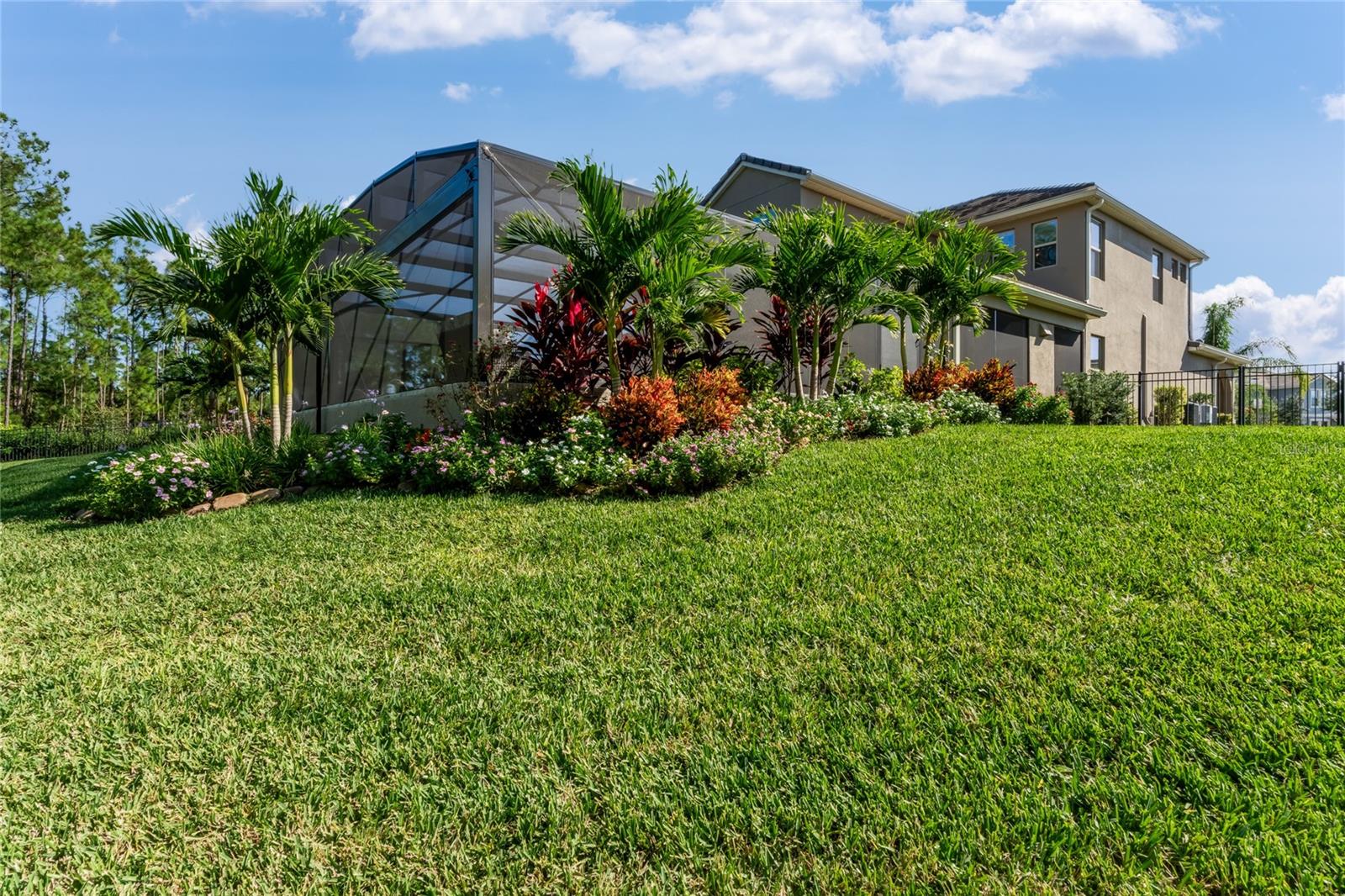 9827 BEACH PORT DR