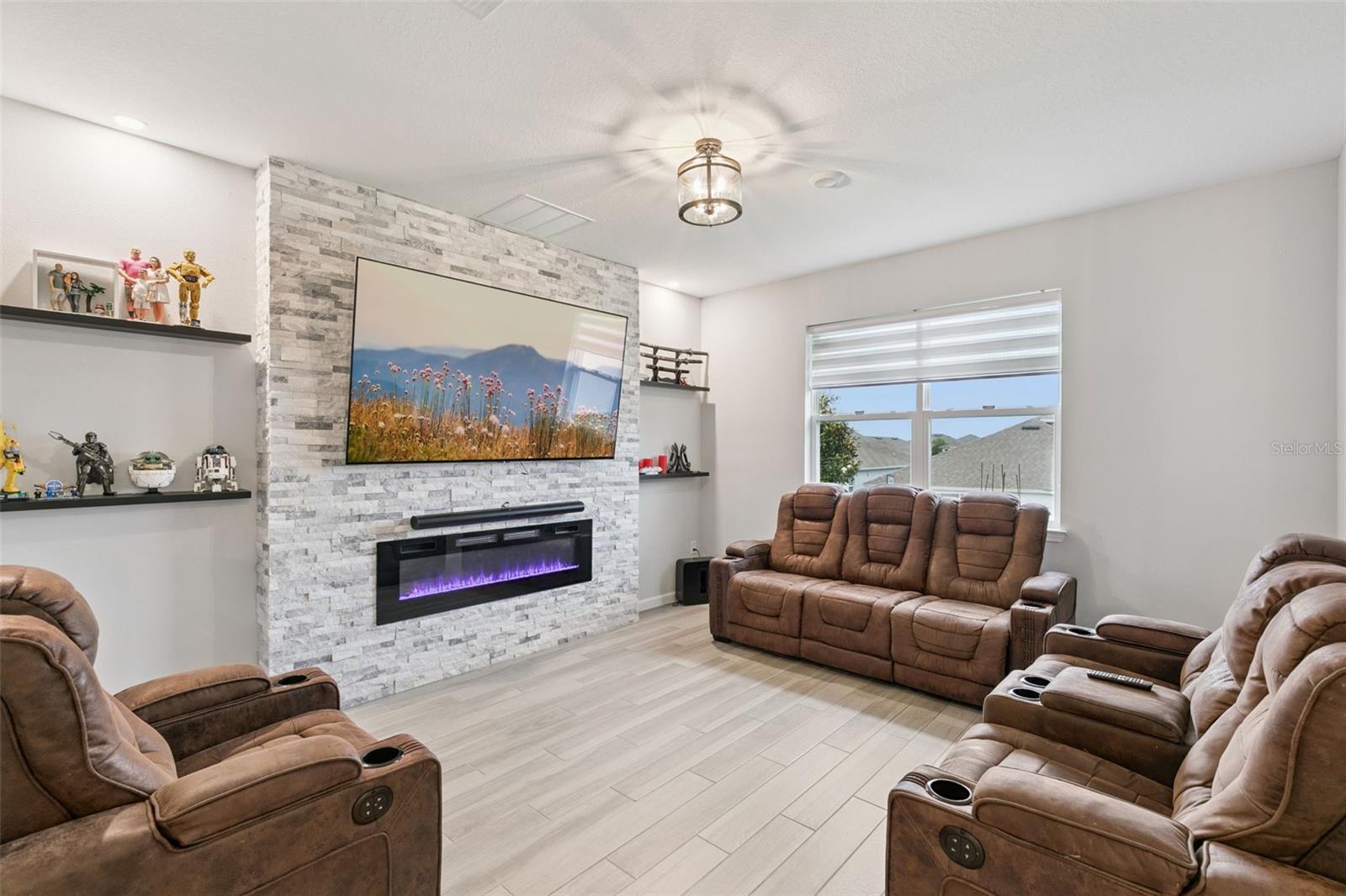 4465 DAVOS DR