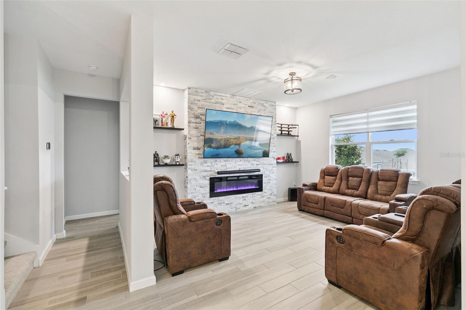 4465 DAVOS DR