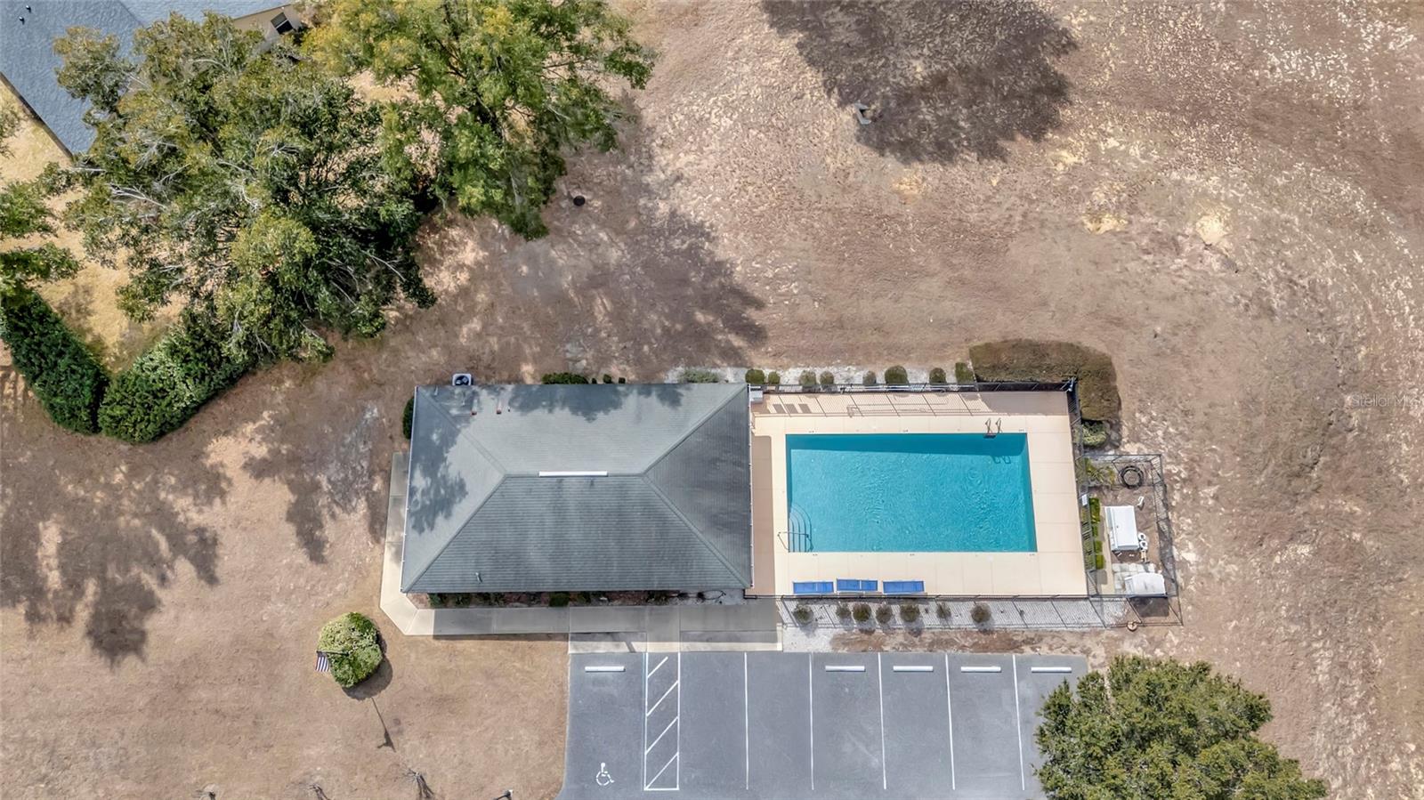 106 FAIRWAY CIR