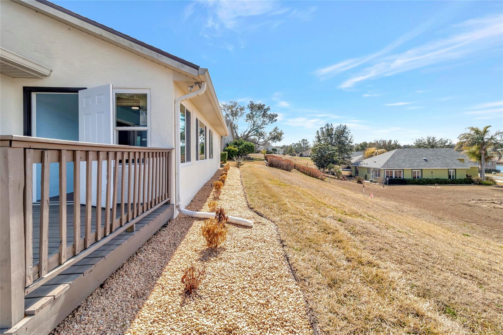 106 FAIRWAY CIR