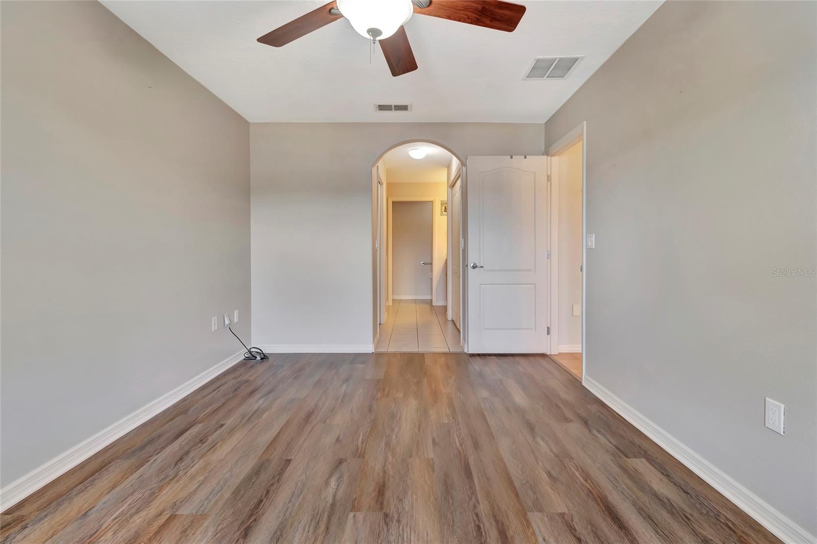 106 FAIRWAY CIR