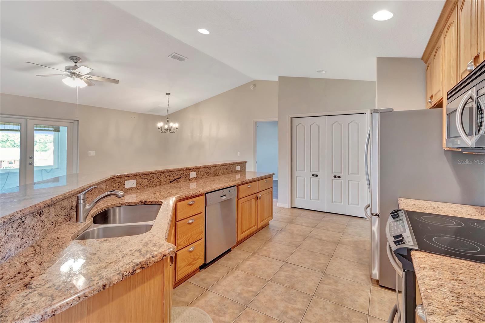 106 FAIRWAY CIR