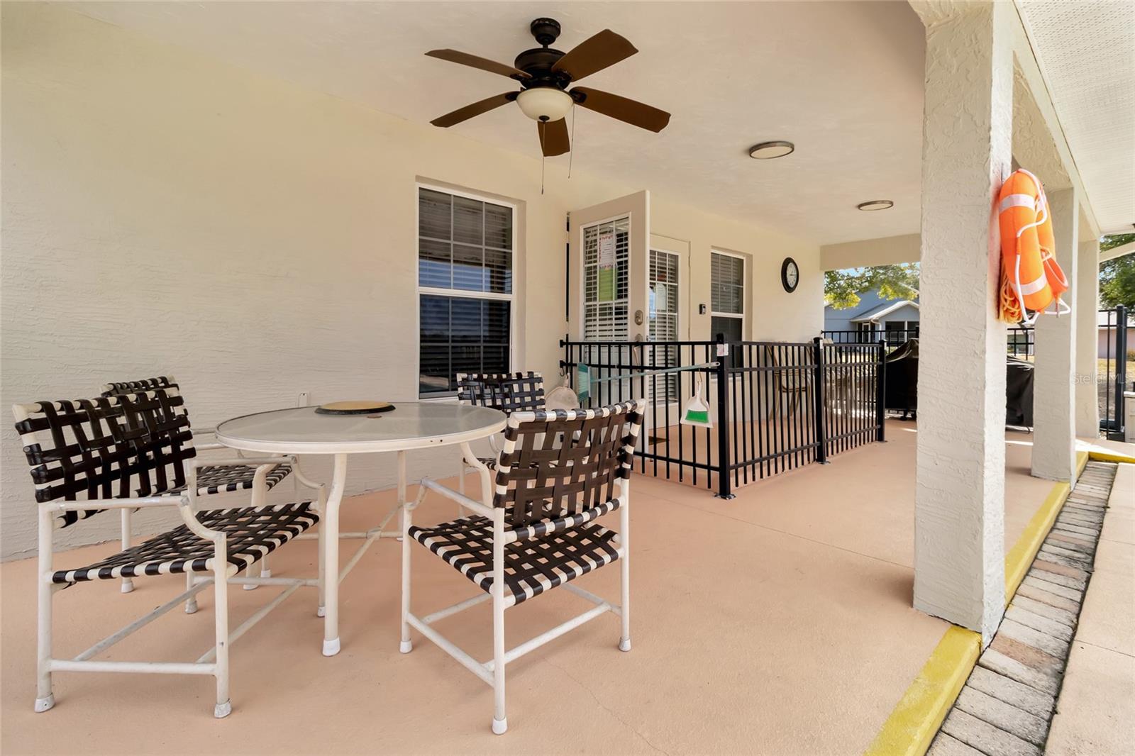 106 FAIRWAY CIR