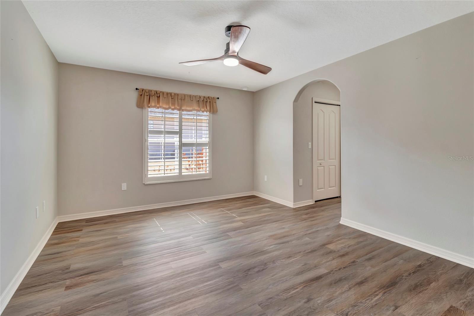 106 FAIRWAY CIR