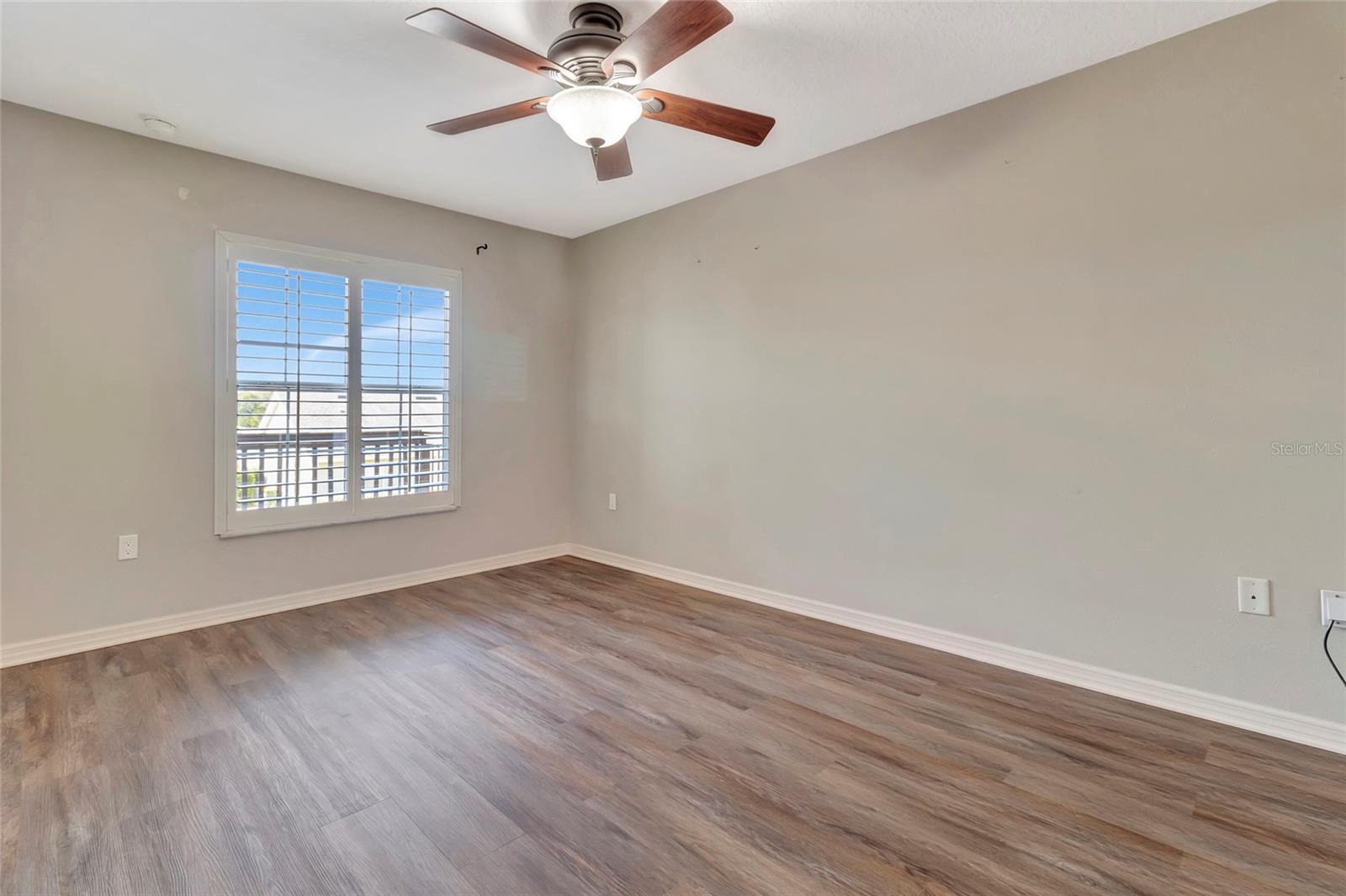 106 FAIRWAY CIR