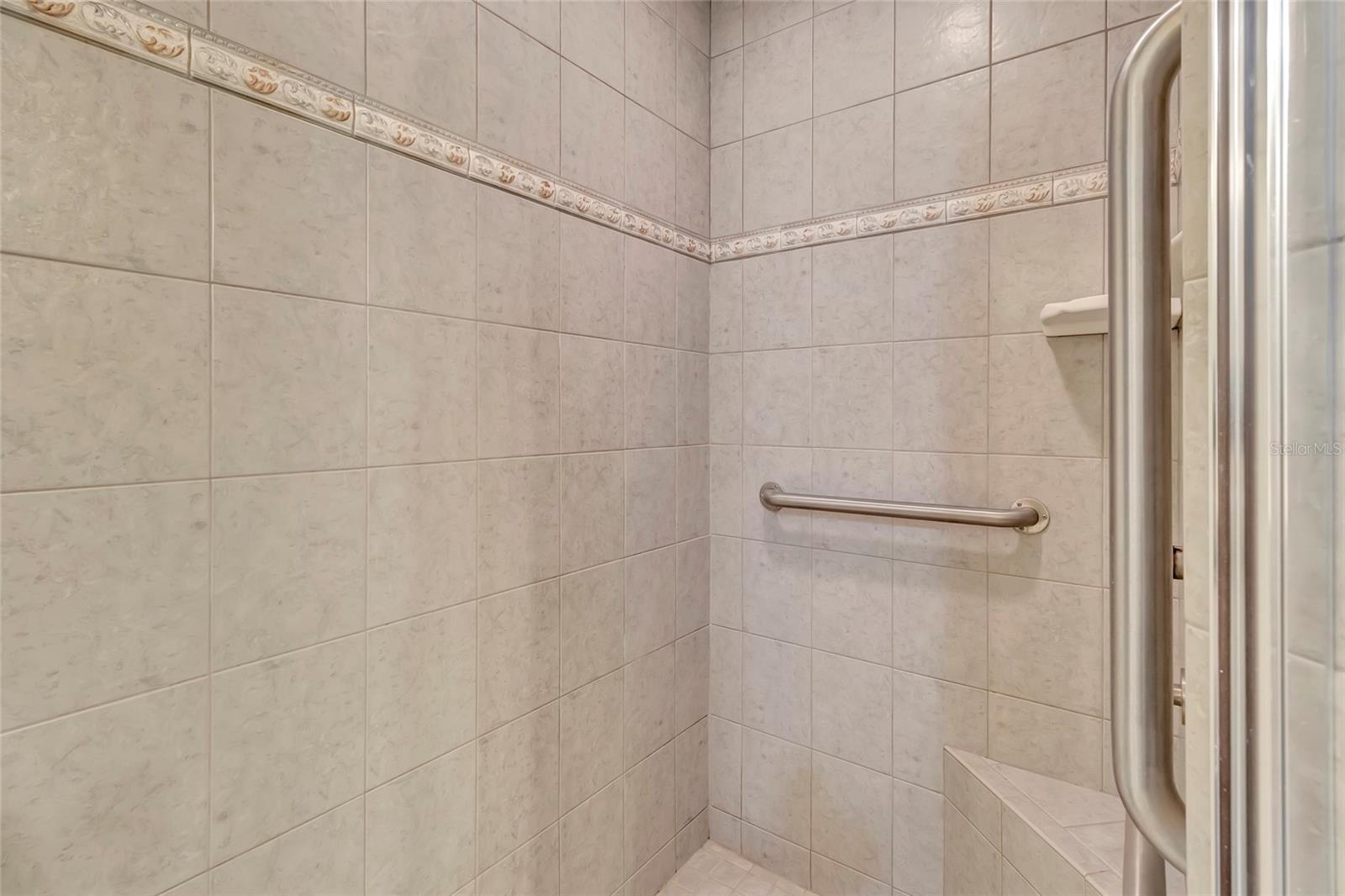 106 FAIRWAY CIR