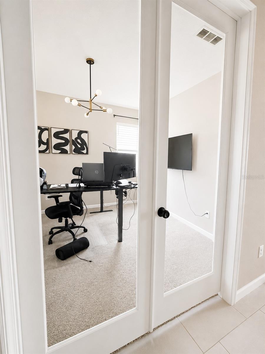 560 SUMMIT RIVER DR