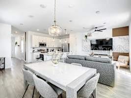 1048 PLANTATION LANE