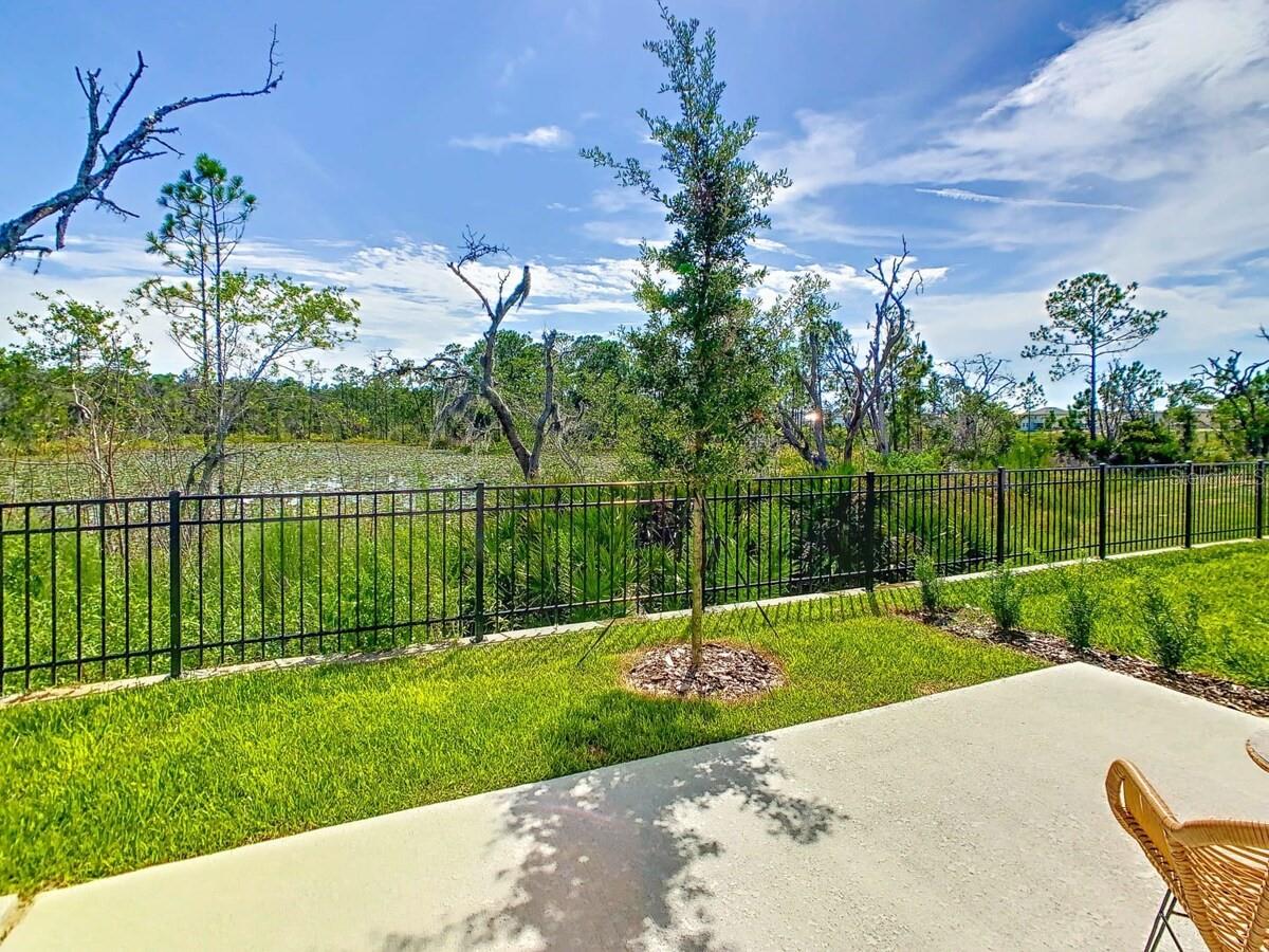 1048 PLANTATION LANE