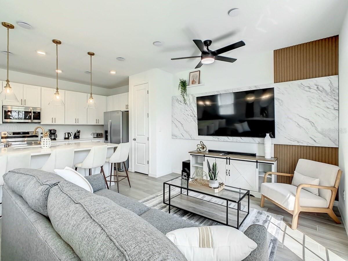 1048 PLANTATION LANE