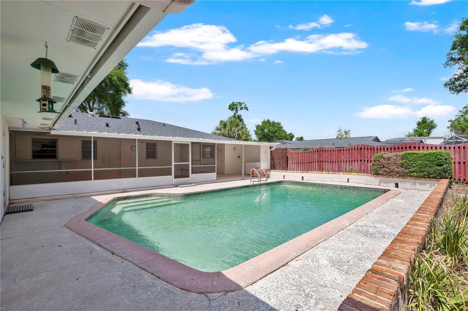 108 PINE NEEDLE LN