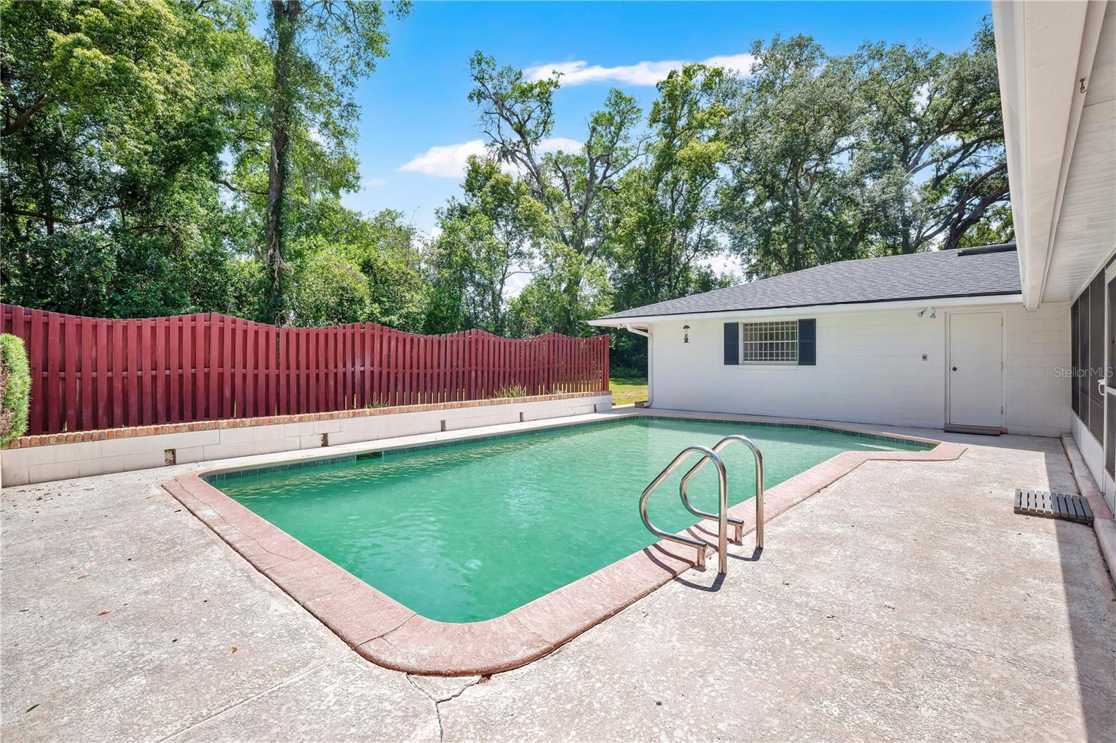 108 PINE NEEDLE LN