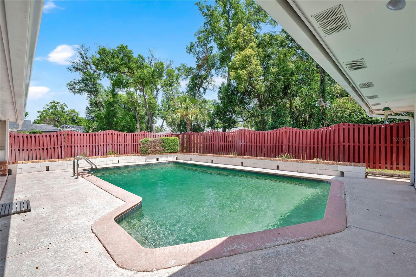 108 PINE NEEDLE LN