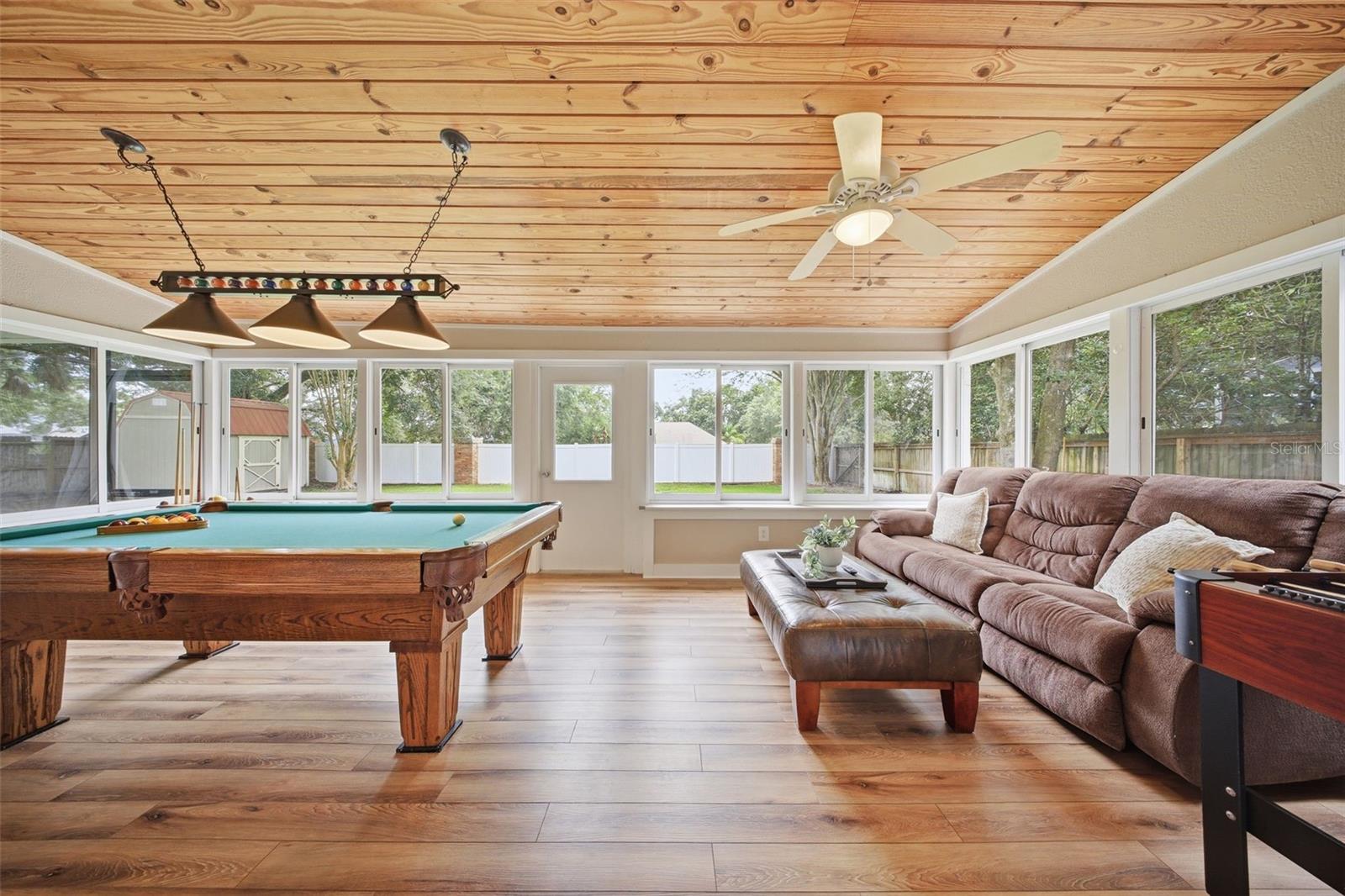 1049 SPRING LANDING DR