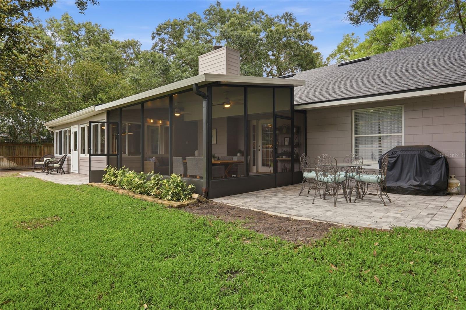 1049 SPRING LANDING DR