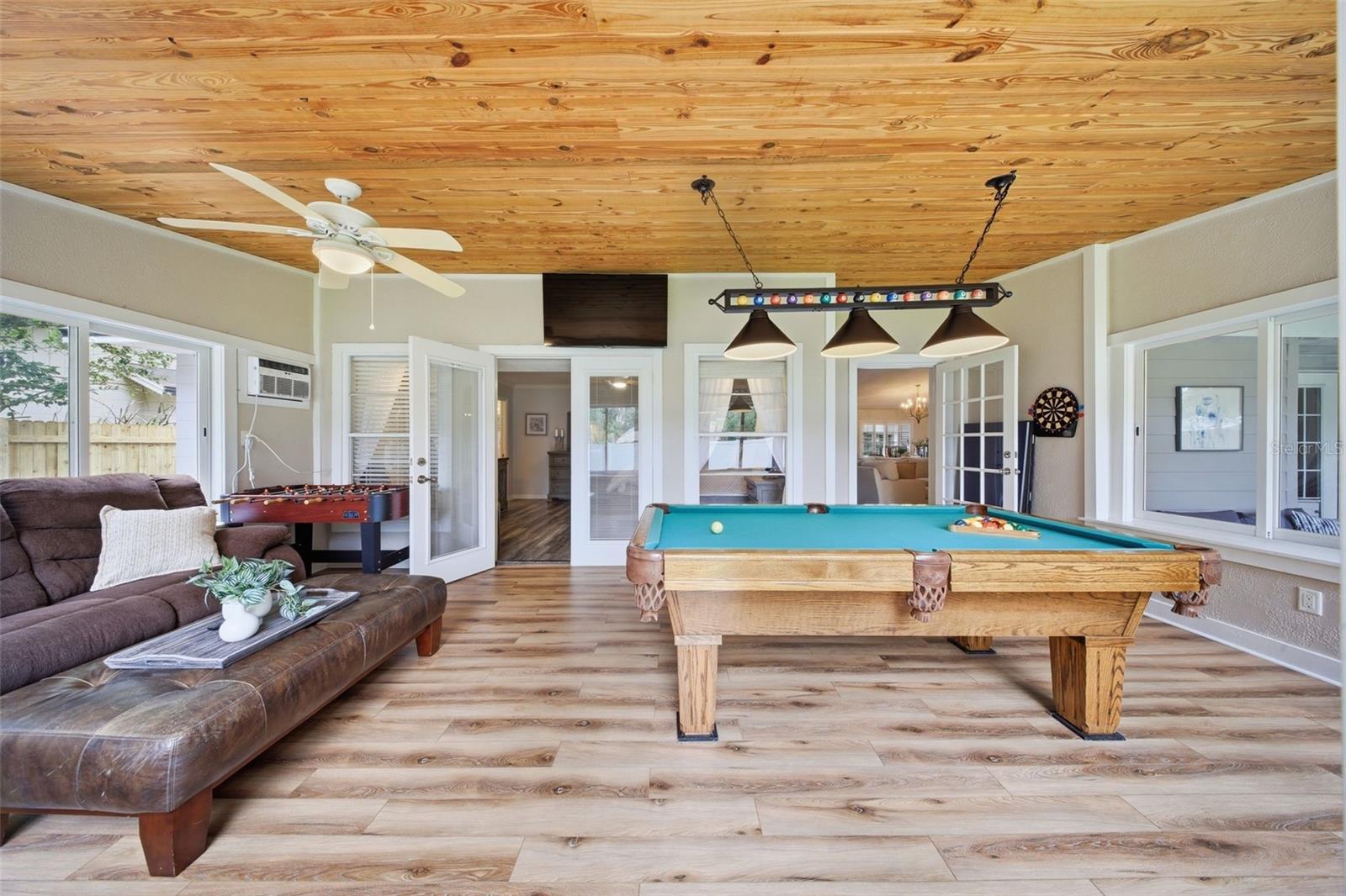 1049 SPRING LANDING DR