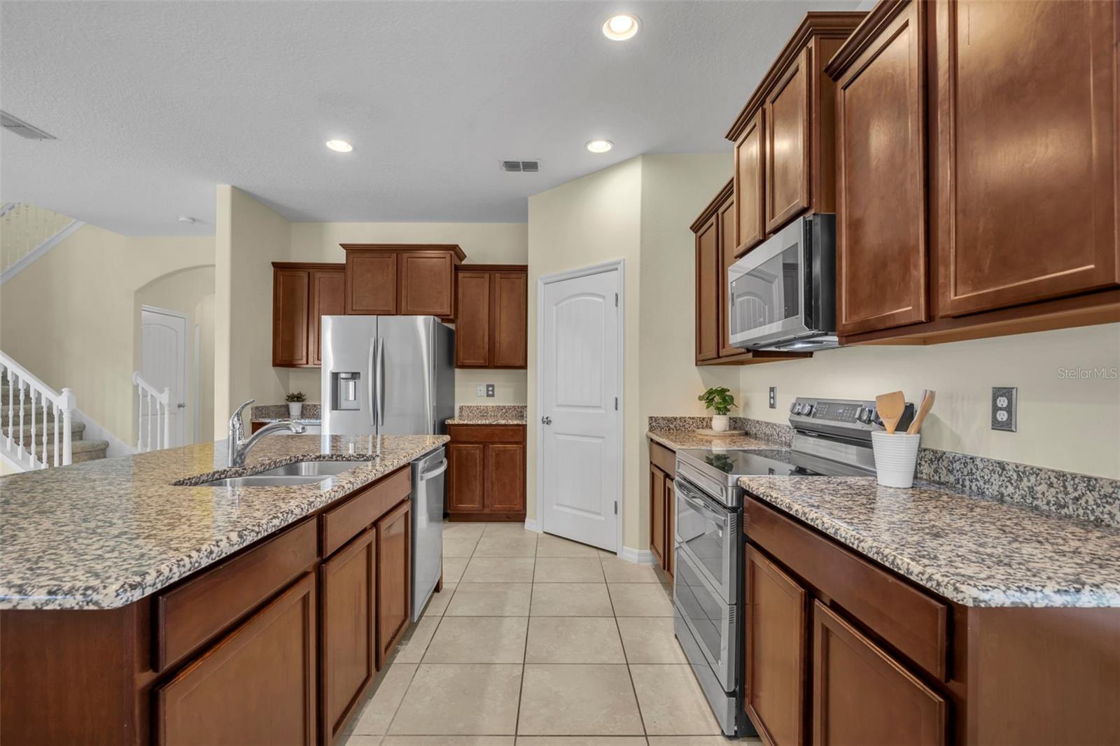 8220 BAYVIEW CROSSING DR