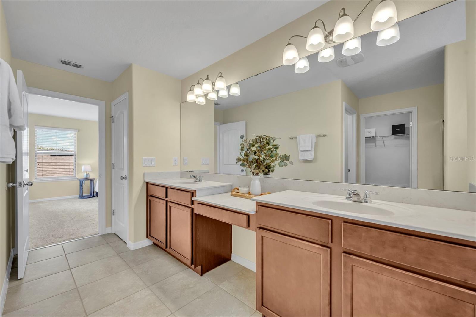 8220 BAYVIEW CROSSING DR
