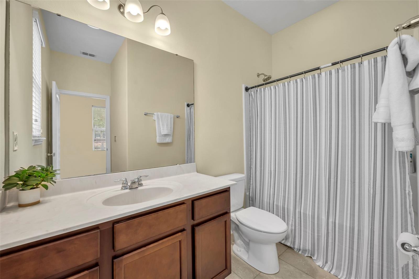 8220 BAYVIEW CROSSING DR