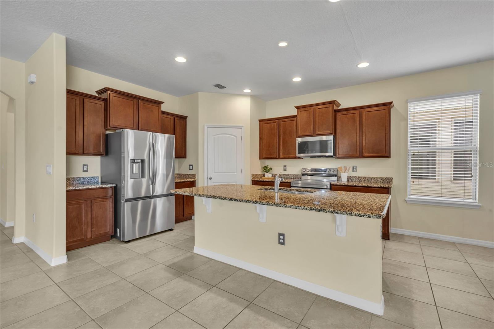 8220 BAYVIEW CROSSING DR