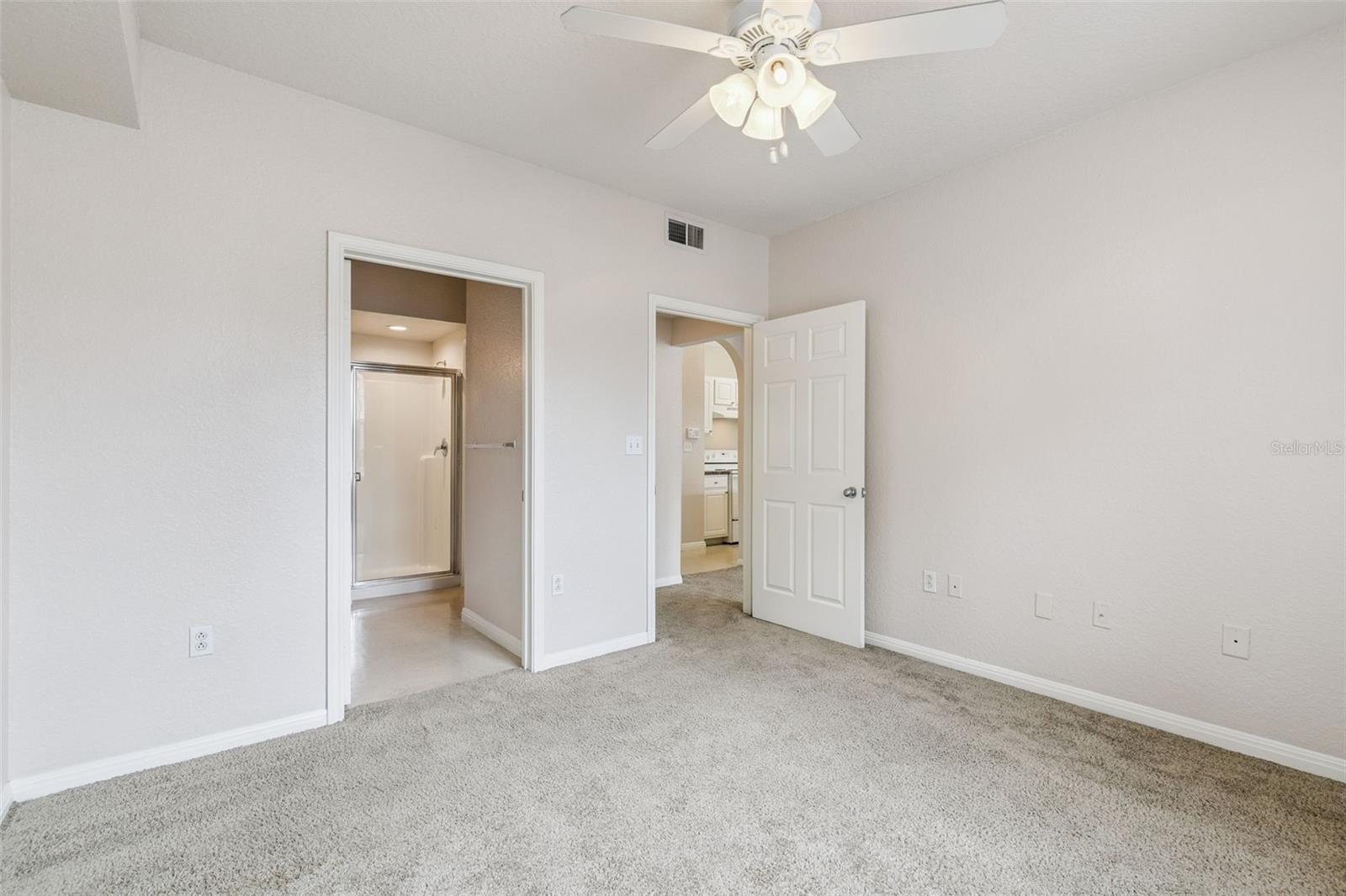 911 N ORANGE AVE #438