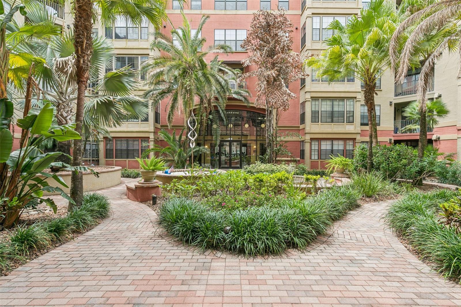 911 N ORANGE AVE #438