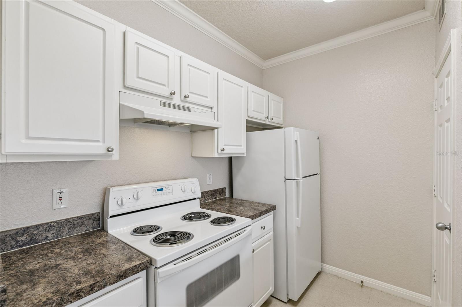 911 N ORANGE AVE #438