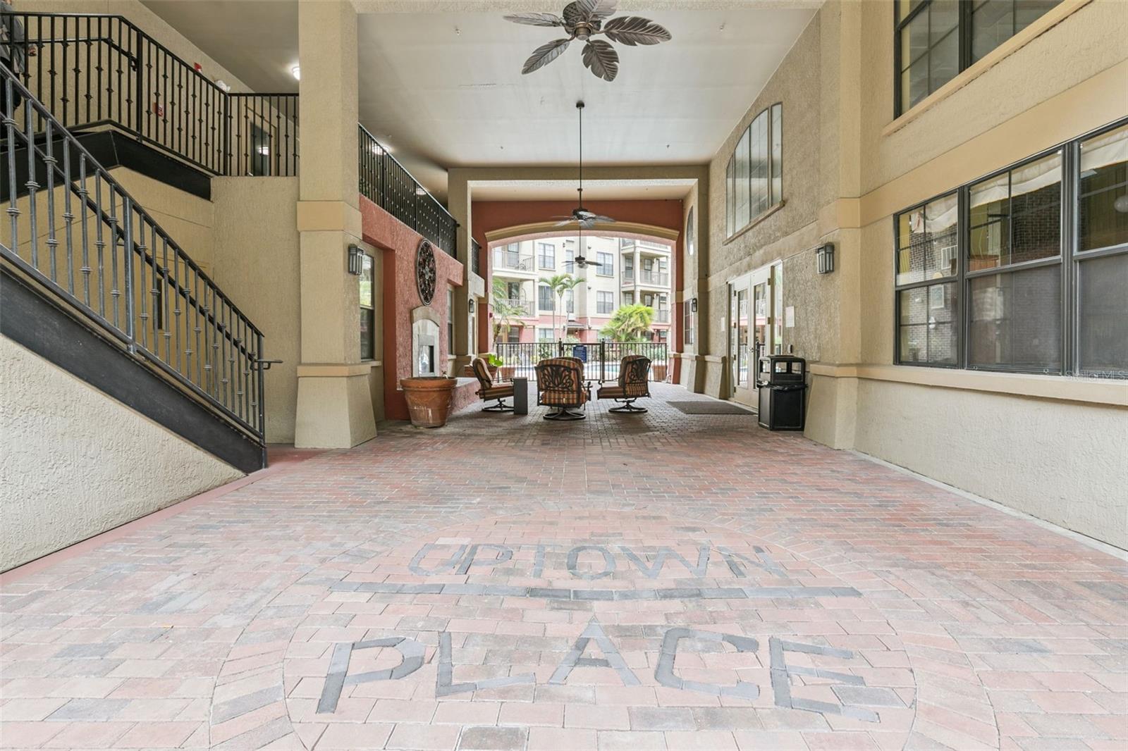 911 N ORANGE AVE #438