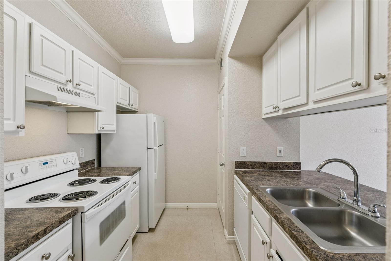 911 N ORANGE AVE #438