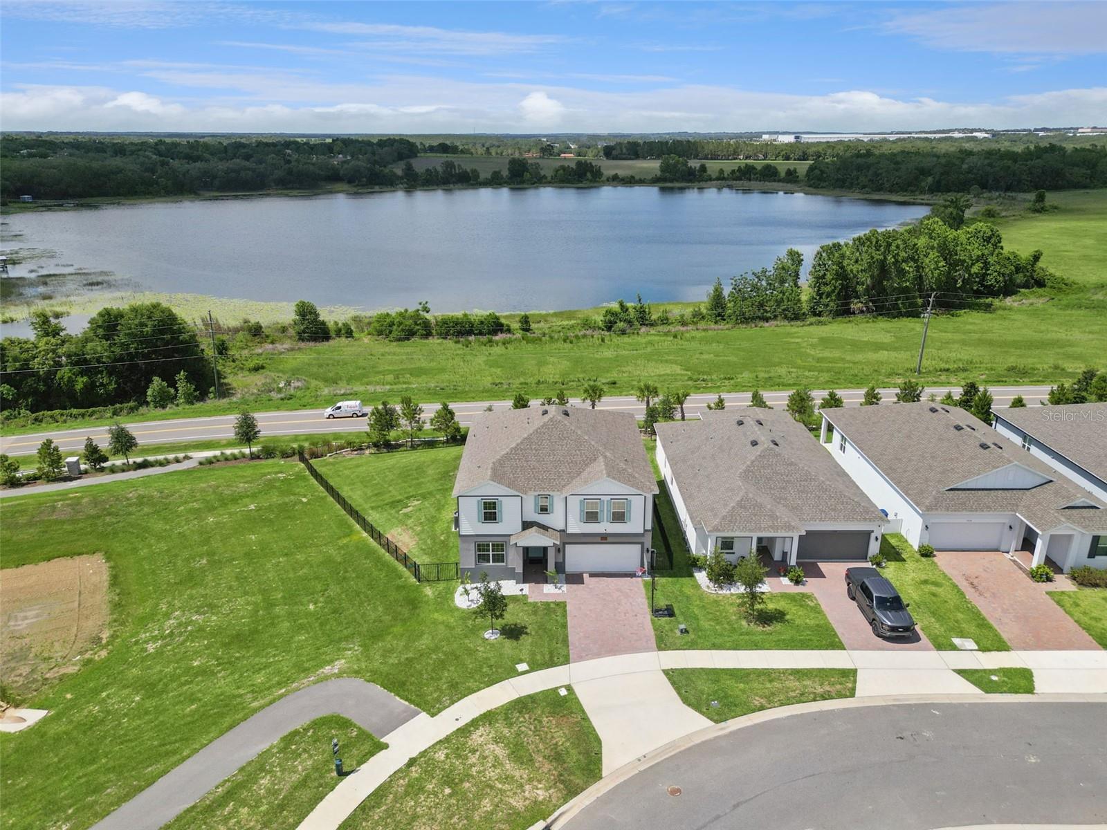 7114 ROLLING LEAF RD