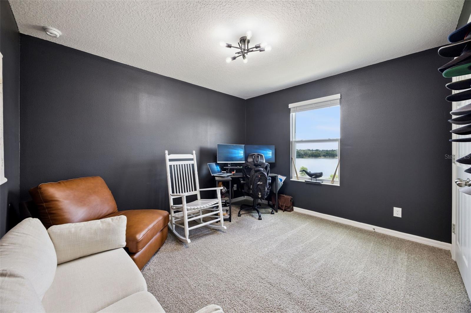 7114 ROLLING LEAF RD