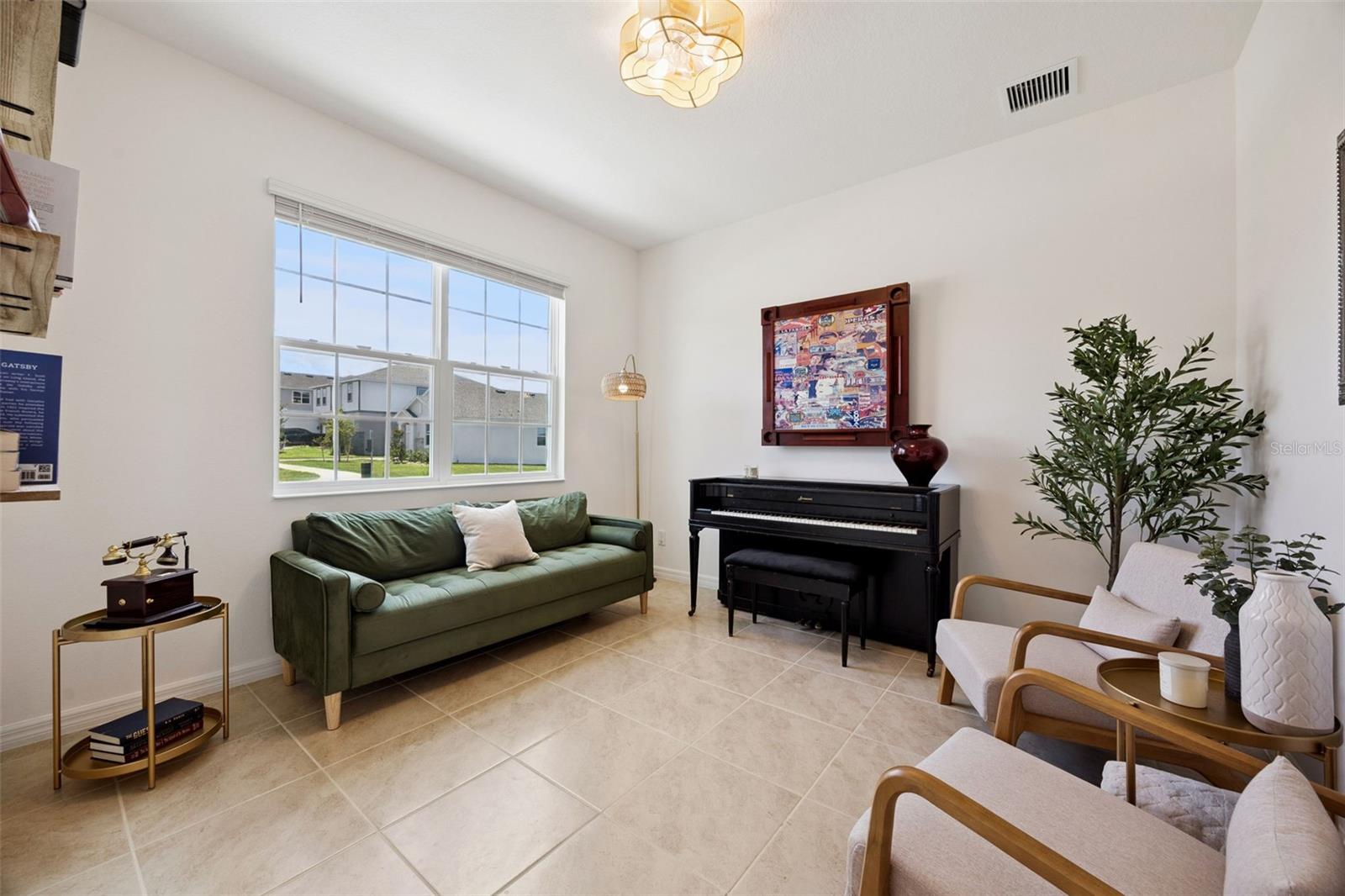 7114 ROLLING LEAF RD