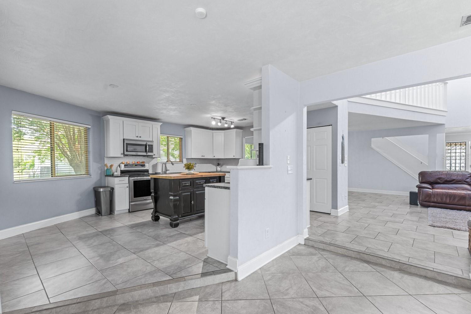 82 KINGSLEY PL