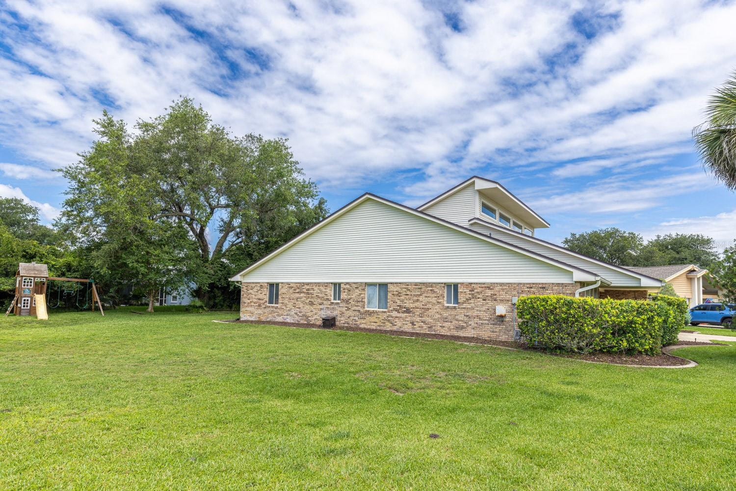 82 KINGSLEY PL