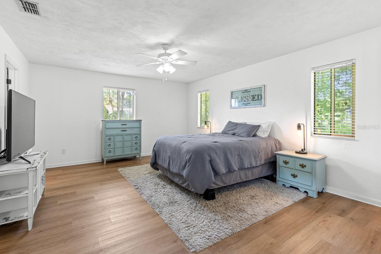 82 KINGSLEY PL