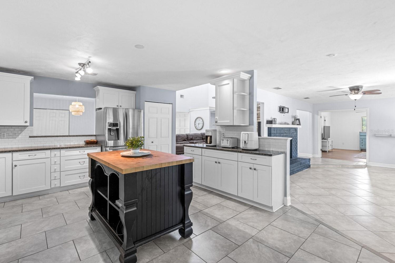82 KINGSLEY PL